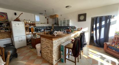 House 6 rooms of 199 m² in Barro (16700)