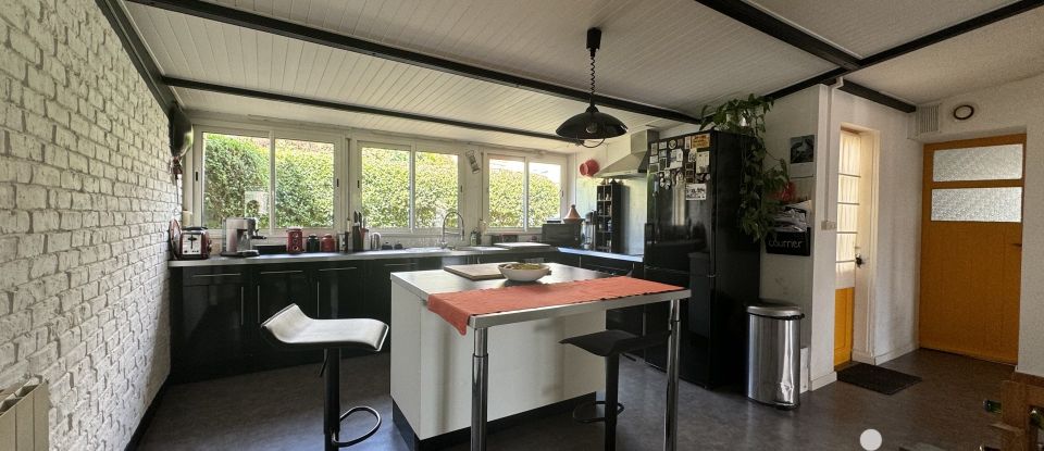 Maison 6 pièces de 140 m² à Saint-Michel-Chef-Chef (44730)