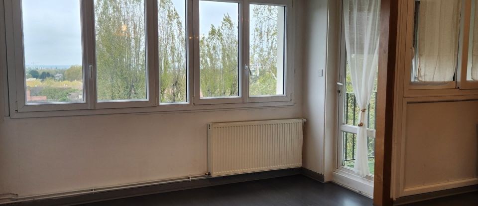 Apartment 4 rooms of 70 m² in Les Clayes-sous-Bois (78340)