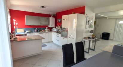 House 4 rooms of 89 m² in Saint-Jean-de-la-Ruelle (45140)