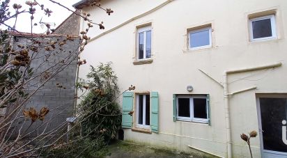 Building in Mauzé-sur-le-Mignon (79210) of 344 m²