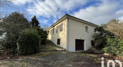 Maison de campagne 4 pièces de 108 m² à - (16270)