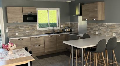 Maison 5 pièces de 125 m² à Lezoux (63190)