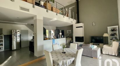 Maison 6 pièces de 210 m² à Malemort-du-Comtat (84570)