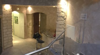 Apartment 1 room of 130 m² in Arles (13200)