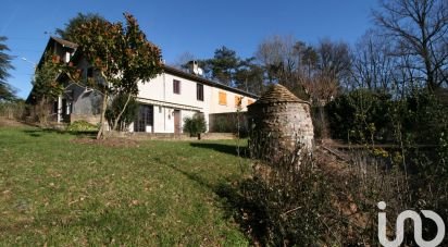 Maison traditionnelle 8 pièces de 218 m² à Reyrieux (01600)