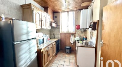 Country house 4 rooms of 86 m² in Salles (33770)