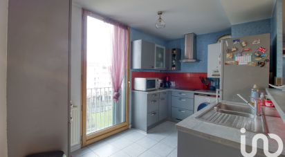 Appartement 3 pièces de 69 m² à Montreuil (93100)