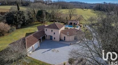 Maison 6 pièces de 210 m² à Vitrac (24200)