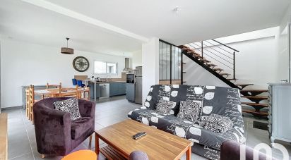 Maison 6 pièces de 135 m² à Saint-Méloir-des-Ondes (35350)