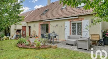 House 6 rooms of 127 m² in Pontault-Combault (77340)