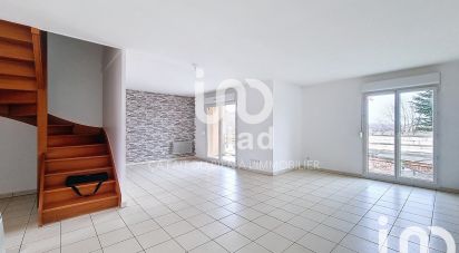 Duplex 4 rooms of 94 m² in Pringy (77310)