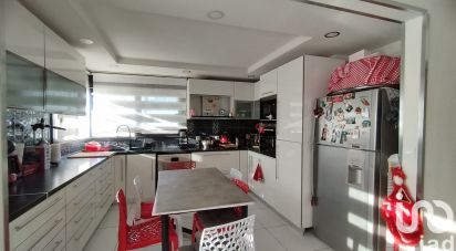 Maison 9 pièces de 320 m² à Oyonnax (01100)