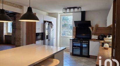 Maison 8 pièces de 224 m² à Frontenay-Rohan-Rohan (79270)