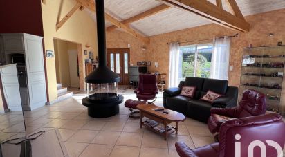 House 5 rooms of 179 m² in Saint-Aubin-le-Cloud (79450)