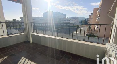 Apartment 3 rooms of 71 m² in Hyères (83400)