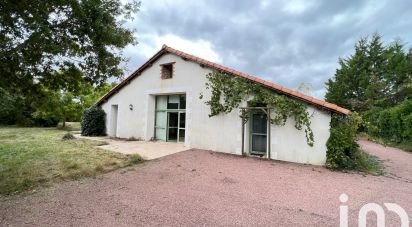 Estate 14 rooms of 386 m² in Le Girouard (85150)