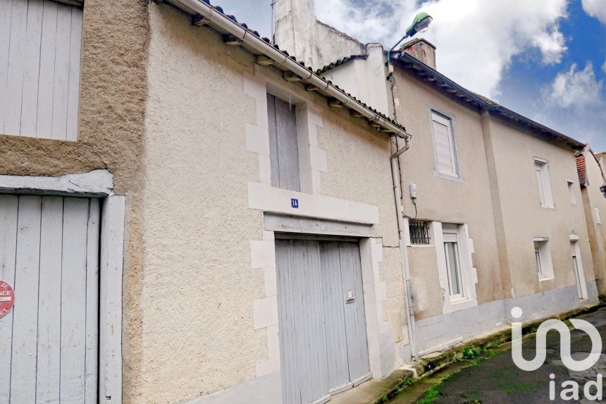 Village house 6 rooms of 97 m² in Montmorillon (86500)