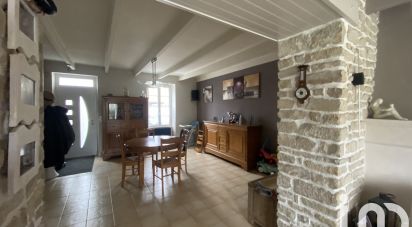 Maison de village 5 pièces de 131 m² à Vérines (17540)