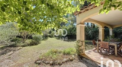 Traditional house 5 rooms of 126 m² in Aix-en-Provence (13090)