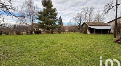 Land of 953 m² in Saint-Clair-de-la-Tour (38110)