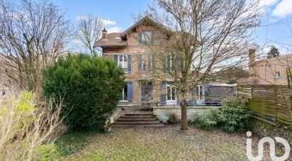 Maison 9 pièces de 226 m² à Vaucresson (92420)