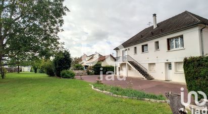 Maison traditionnelle 5 pièces de 190 m² à Ozoir-la-Ferrière (77330)