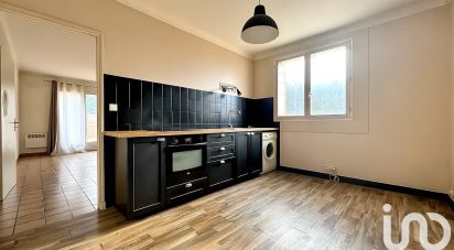 Apartment 4 rooms of 90 m² in Pernes-les-Fontaines (84210)