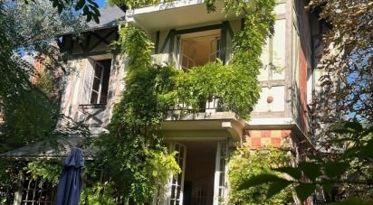 House 6 rooms of 193 m² in Saint-Cloud (92210)