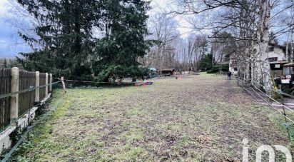 Land of 1,058 m² in Breuillet (91650)