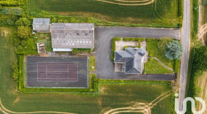 Maison traditionnelle 10 pièces de 130 m² à Mauges-sur-Loire (49410)