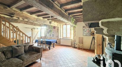 Longere 5 rooms of 132 m² in Saint-Georges-de-Reintembault (35420)