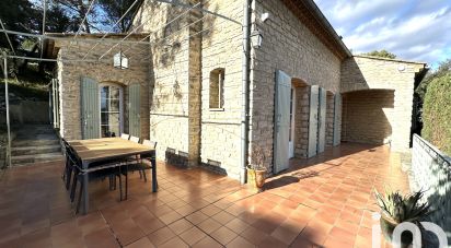 Traditional house 4 rooms of 134 m² in Vedène (84270)