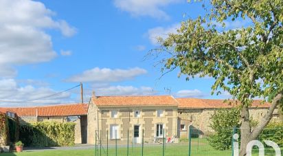 Longère 3 pièces de 74 m² à Saint-Martin-de-Mâcon (79100)