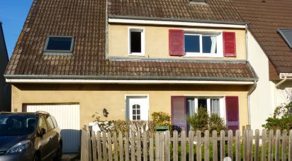 Maison traditionnelle 7 pièces de 131 m² à Périgny (94520)