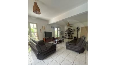 House 5 rooms of 124 m² in Saint-Paul (97411)