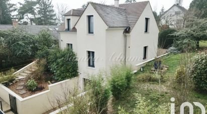 House 6 rooms of 131 m² in Vigny (95450)