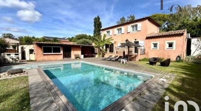 House 6 rooms of 130 m² in Simiane-Collongue (13109)