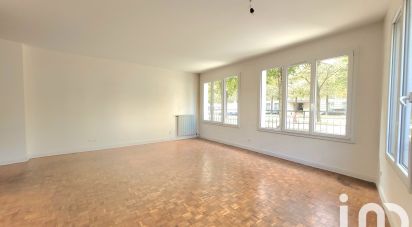 Apartment 3 rooms of 82 m² in Versailles (78000)