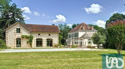 Domaine 22 pièces de 645 m² à Fleurance (32500)