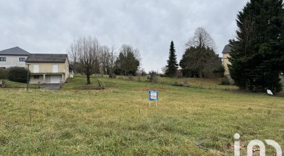 Land of 1,383 m² in Villefranche-de-Panat (12430)