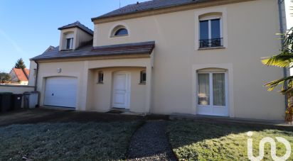 House 8 rooms of 210 m² in Vulaines-sur-Seine (77870)