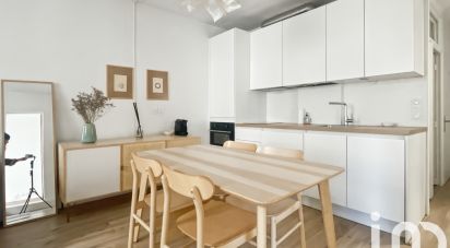 Appartement 3 pièces de 49 m² à Paris (75015)