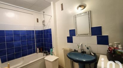 Apartment 3 rooms of 61 m² in Cusset (03300)