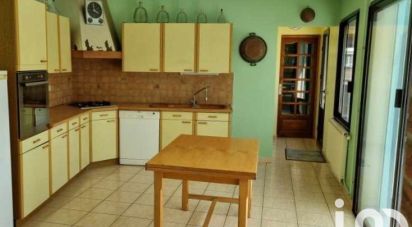 Country house 7 rooms of 152 m² in Fransures (80160)