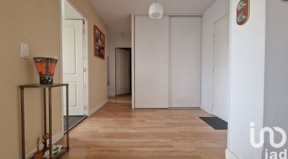 Apartment 2 rooms of 66 m² in Bruges (33520)