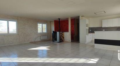 Traditional house 5 rooms of 137 m² in Azay-le-Brûlé (79400)