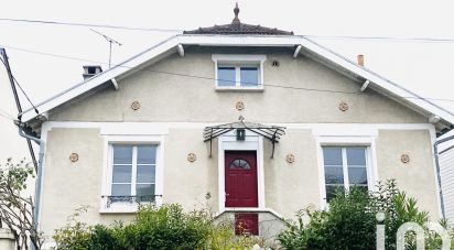 Maison 6 pièces de 150 m² à Saint-Cyr-sur-Loire (37540)