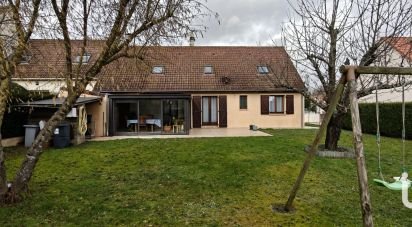 Traditional house 8 rooms of 143 m² in Mézières-sur-Seine (78970)