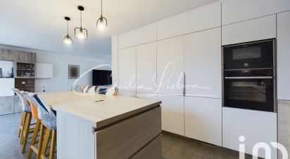 Maison 7 pièces de 137 m² à Villeblevin (89340)